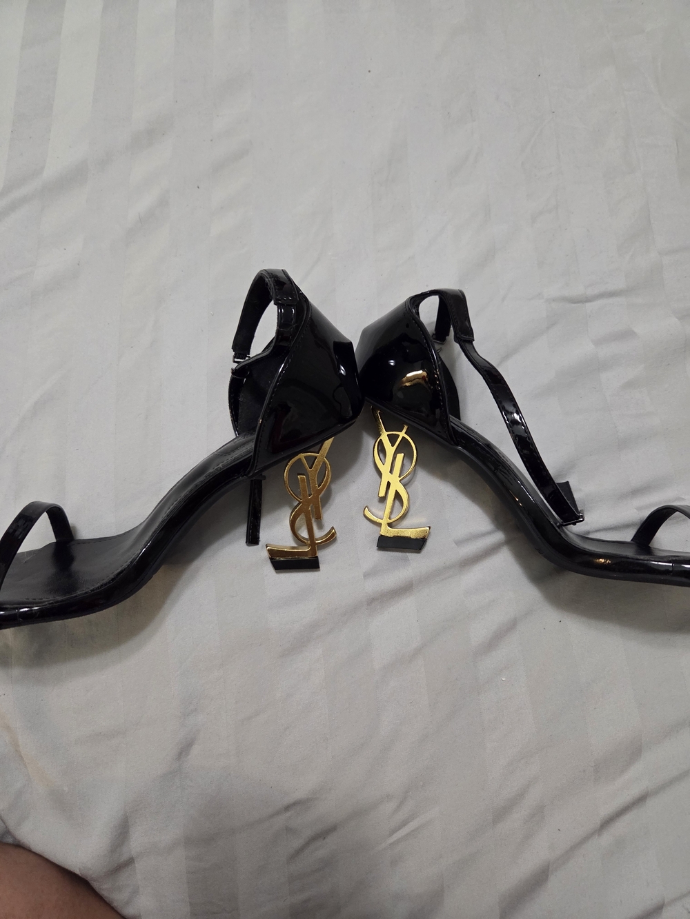 No Brand. Designer Inspired. Leather Heeled Sandals with Gold Logo Heel - Picture 4 of 8